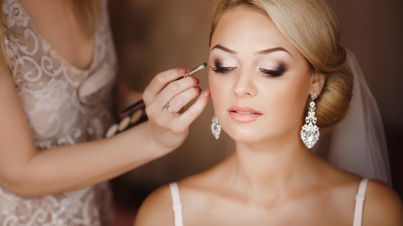 Eyeliner makeup for brides