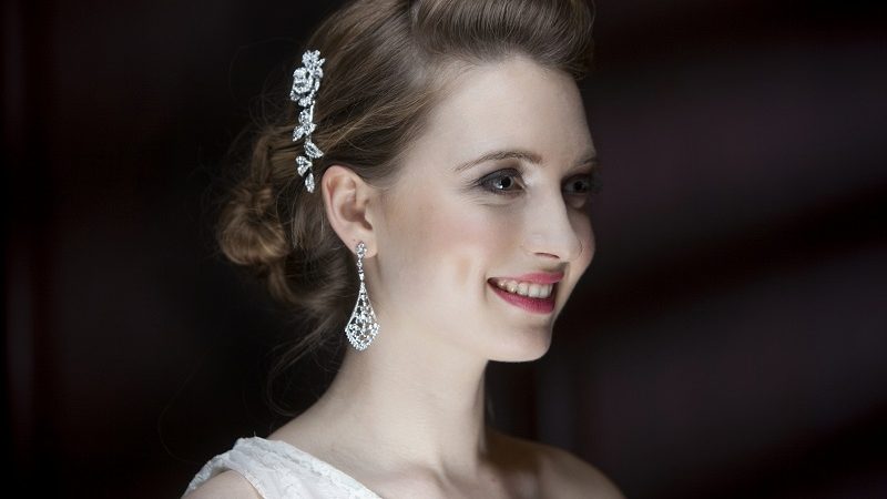 How to choose jewelry for the bride for a perfect look?