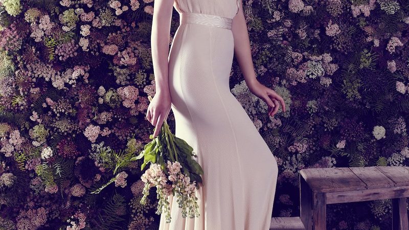 Delicate and naive, this is the first bridal collection of Ailanto
