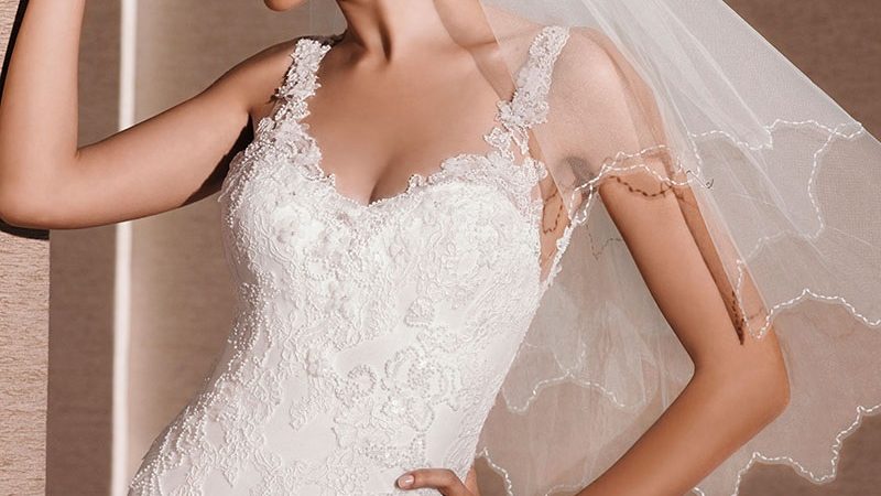 Short bridal veil: to whom does it fit best?