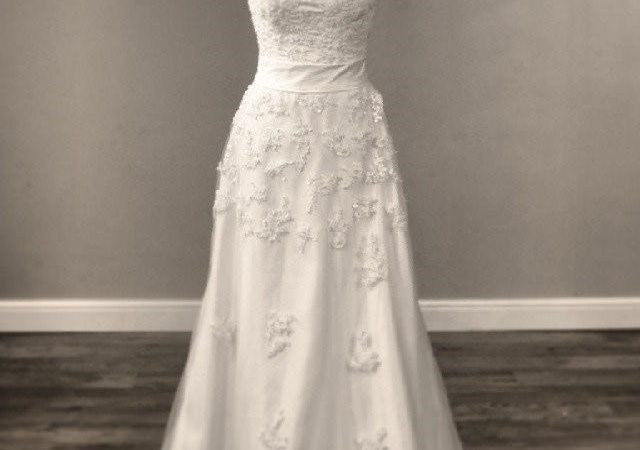 Buying a Vintage Wedding Dress: Insider Tips