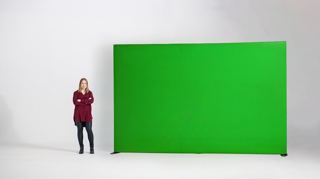 Step-by-Step Guide to Creating Your Green Backdrop